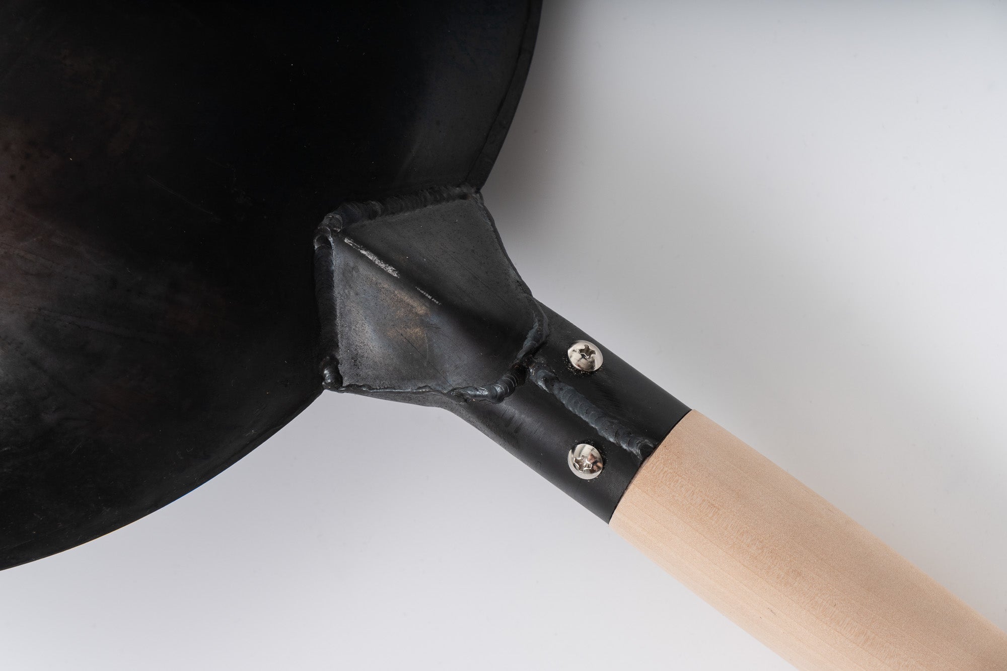 Black13 by Craft Wok Flat Pre-Seasoned Hammered Carbon Steel Wok with Wooden and Steel Helper Handle (13 Inch, Flat Bottom) / 731W318